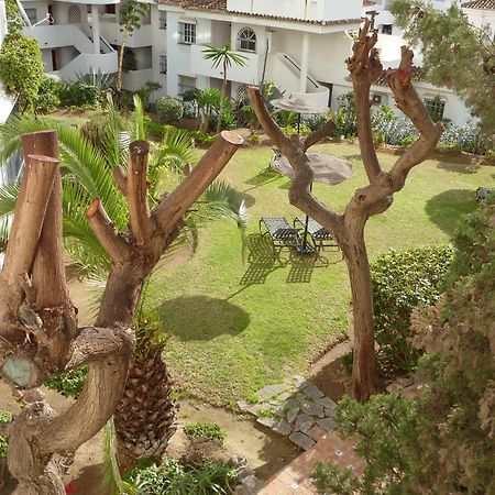 Apartamentos Pueblo Quinta เบนัลมาเดนา ภายนอก รูปภาพ