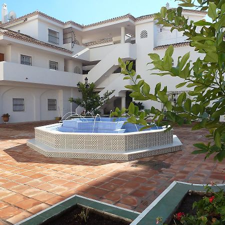 Apartamentos Pueblo Quinta เบนัลมาเดนา ภายนอก รูปภาพ