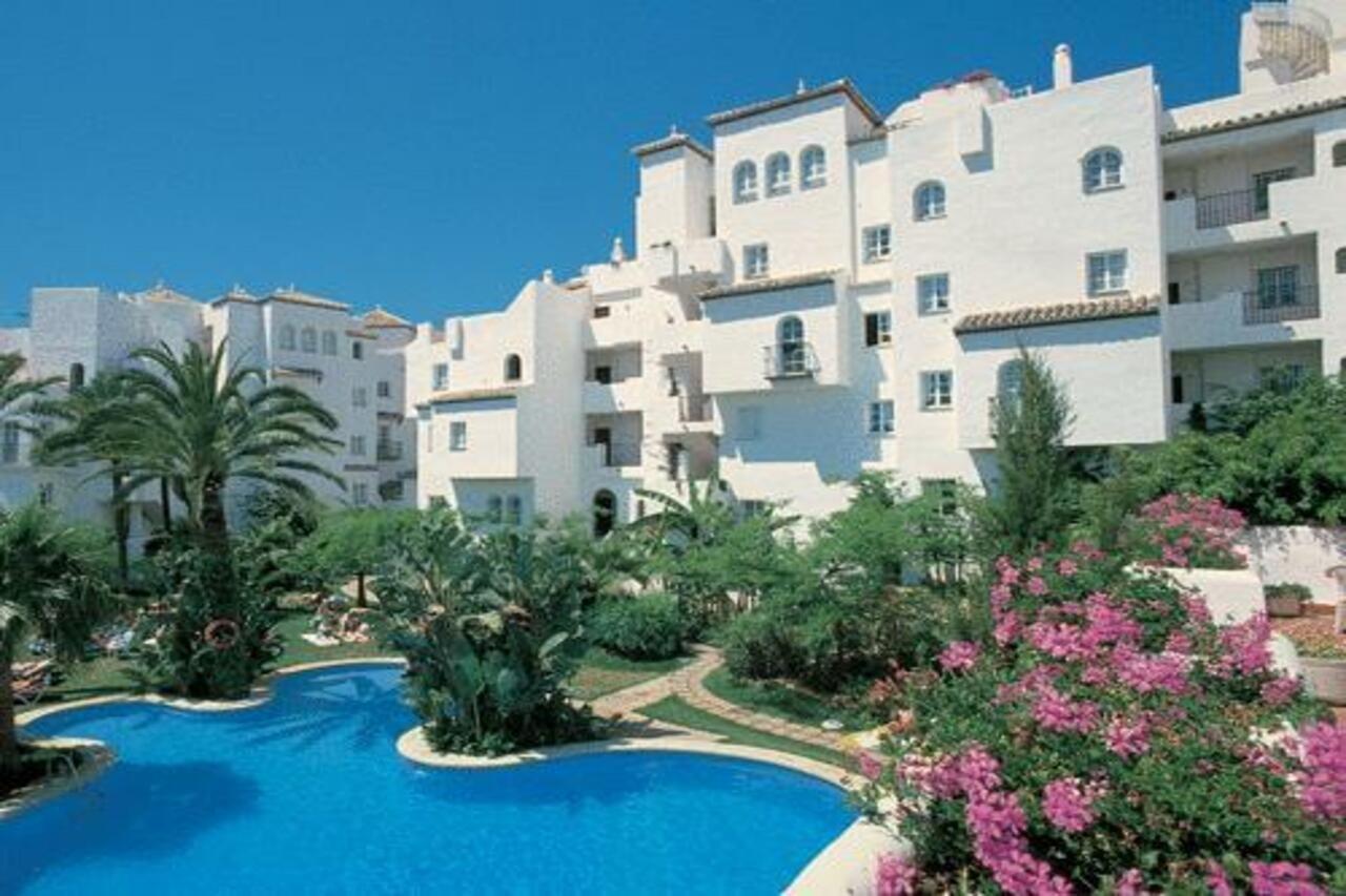 Apartamentos Pueblo Quinta เบนัลมาเดนา ภายนอก รูปภาพ