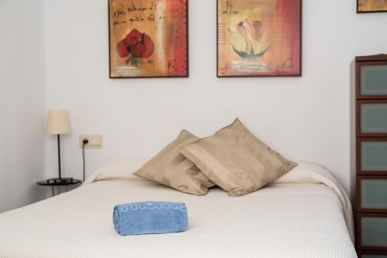 Apartamentos Pueblo Quinta เบนัลมาเดนา ภายนอก รูปภาพ