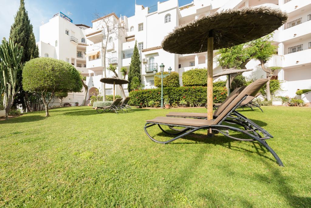 Apartamentos Pueblo Quinta เบนัลมาเดนา ภายนอก รูปภาพ