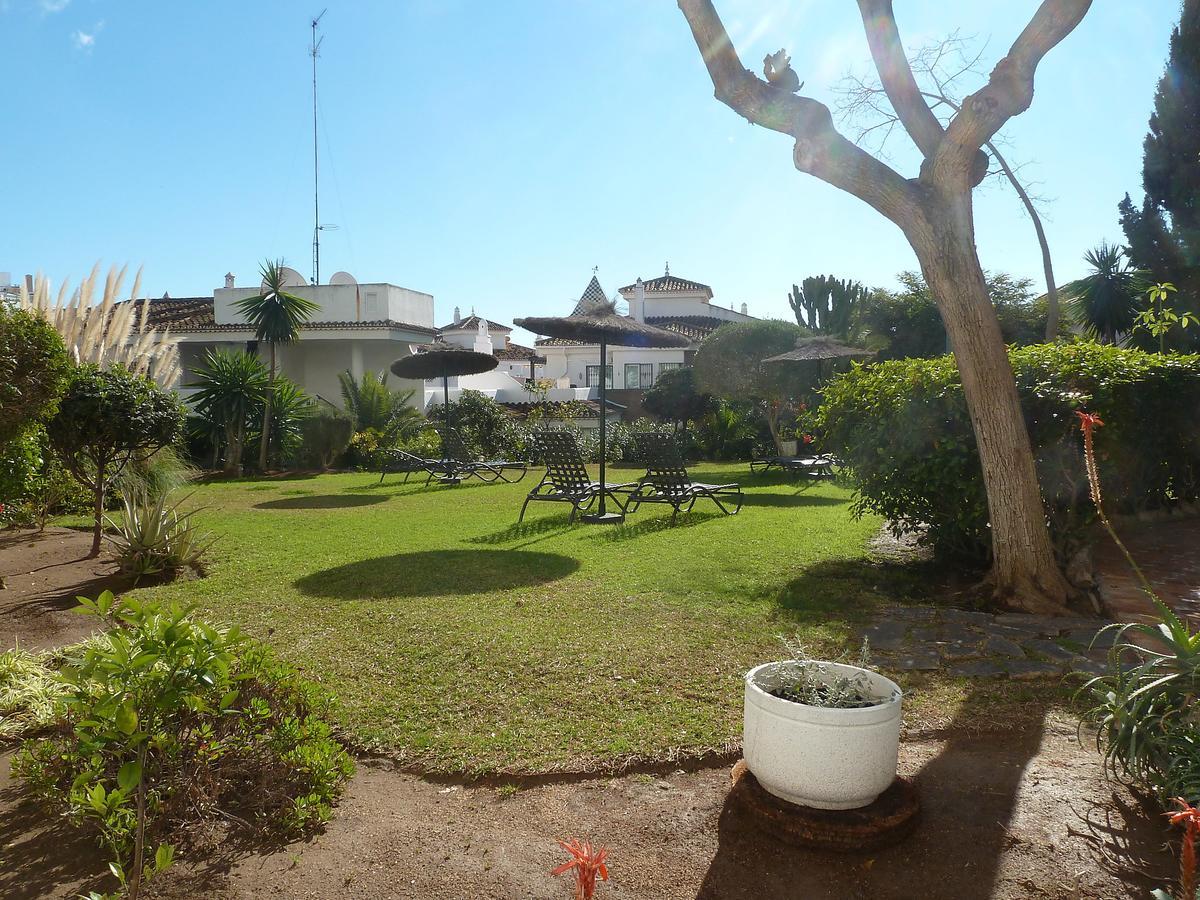 Apartamentos Pueblo Quinta เบนัลมาเดนา ภายนอก รูปภาพ