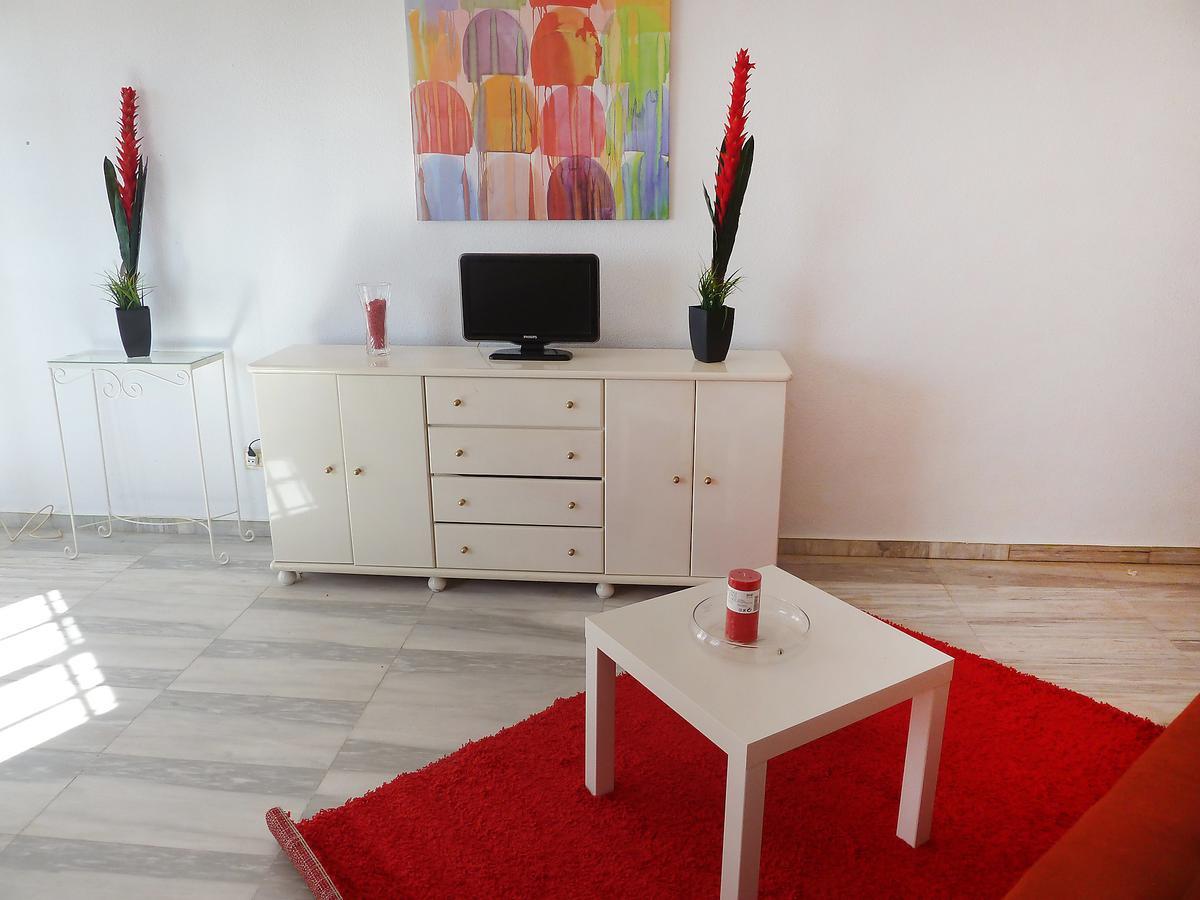 Apartamentos Pueblo Quinta เบนัลมาเดนา ภายนอก รูปภาพ