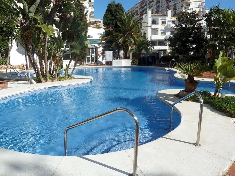 Apartamentos Pueblo Quinta เบนัลมาเดนา ภายนอก รูปภาพ